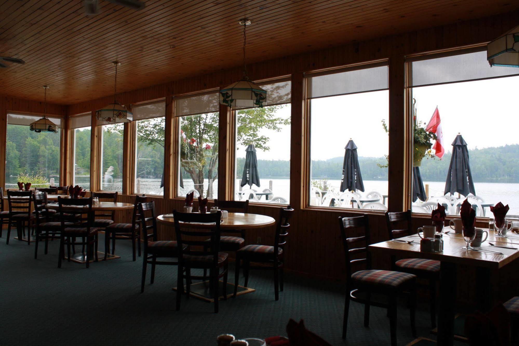 Spectacle Lake Lodge Bancroft Dış mekan fotoğraf